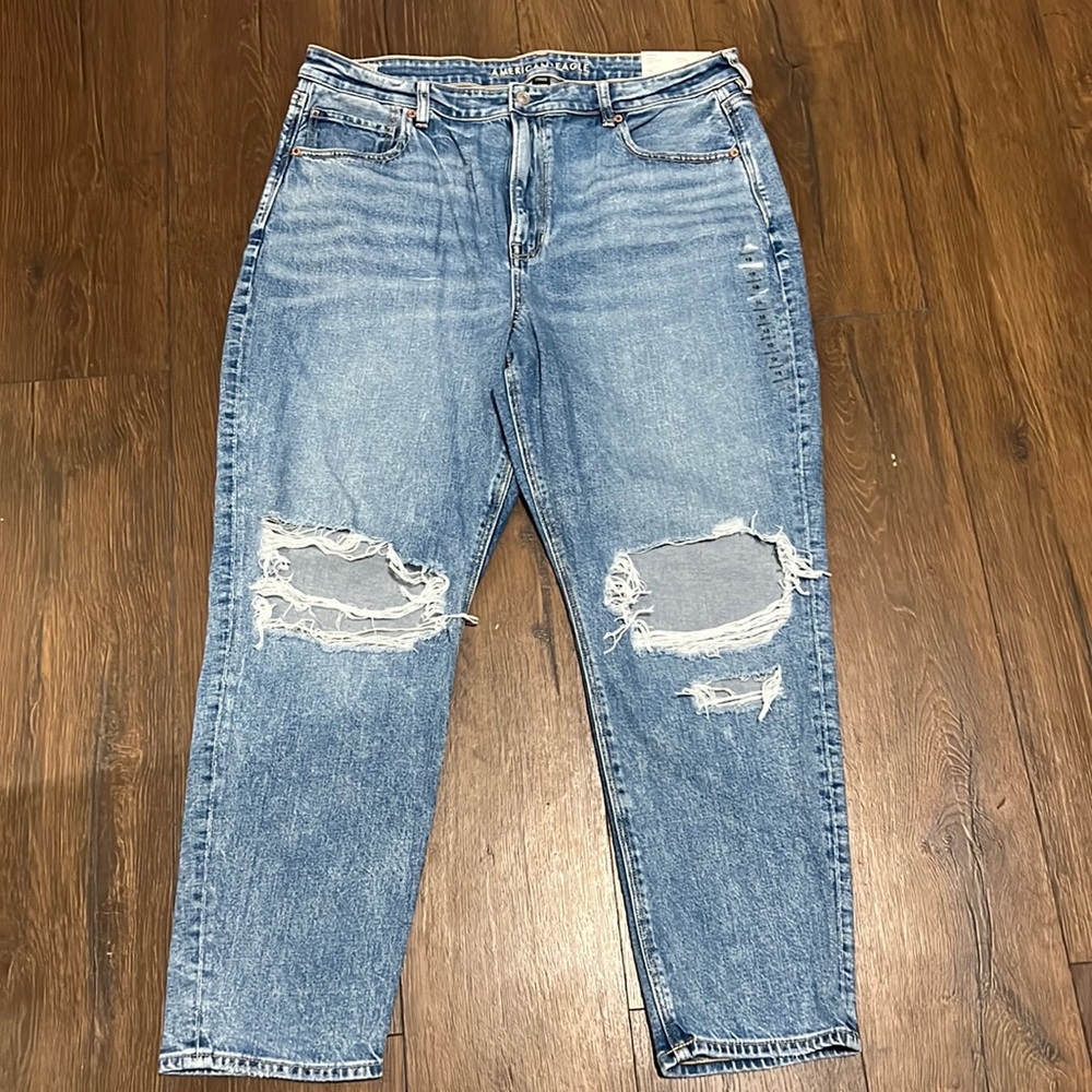 American Eagle Mom Jeans